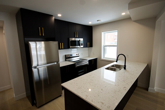 Photo - Gorgeous Two-Bedroom Unit In Family Neighborhood Unit 7