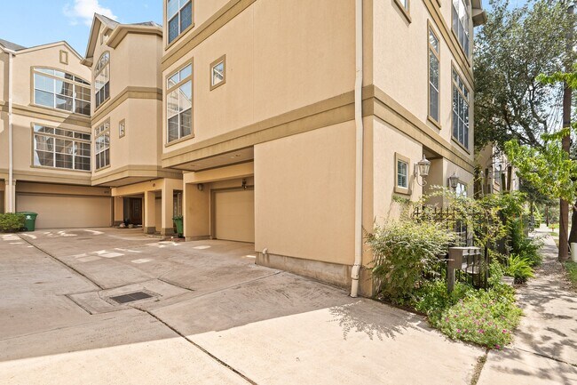 Photo - 418 Fowler St