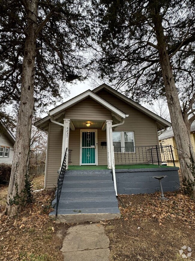 Building Photo - Charming 4-Bedroom, 2-Bath Home