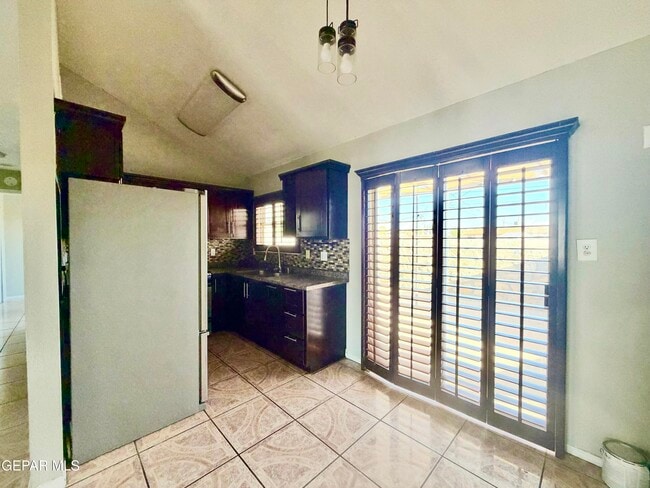 Photo - 9150 Bur Oak Cir