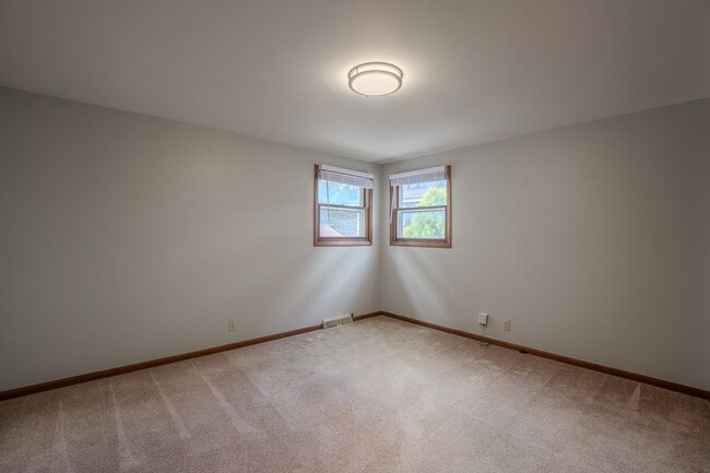 1619 N 72nd St Unit Upper