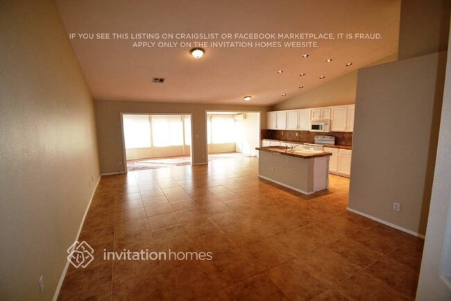 Photo - 1669 E Golden Ln