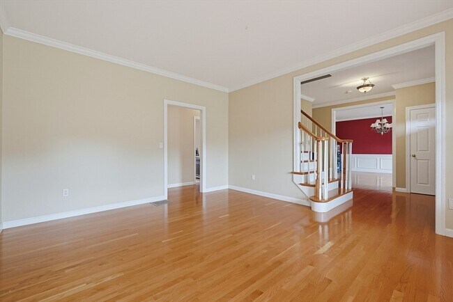 6 Waterville Ln