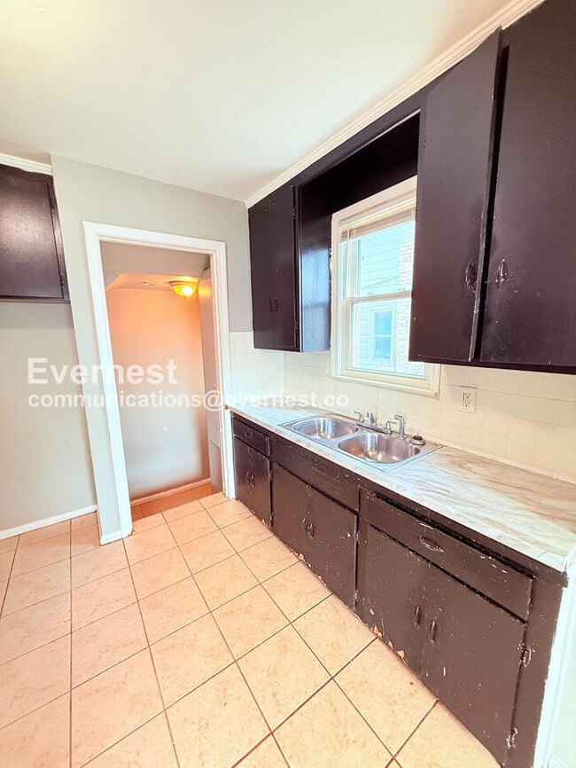 Photo - 8270 Trinity St