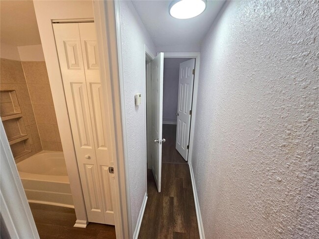 Photo - 939 Green Mt Ln