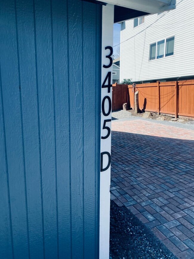 Photo - Newly Renovated Everett Apartment Unidad D