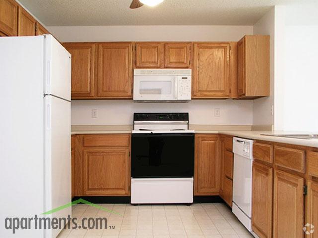 Kitchen 1 Bedroom - Venbury Trail Apartments