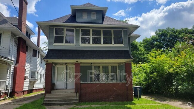 Building Photo - 2358 Putnam St Unit Toledo Rental