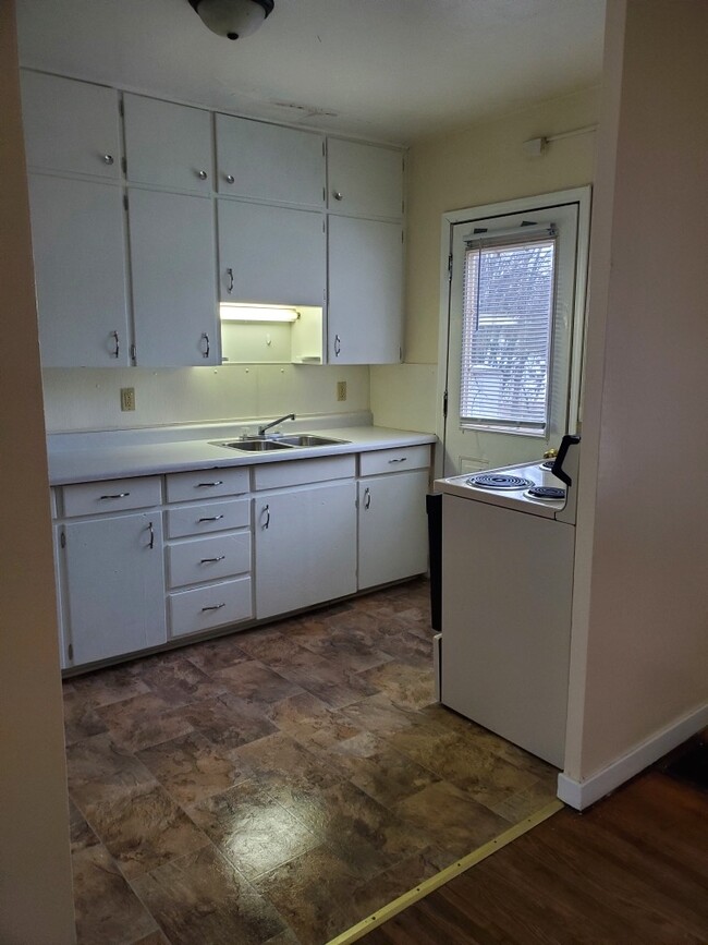 Building Photo - 1225 W Mullan Ave Rental