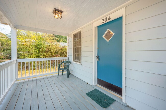 Photo - 204 E 2nd Ave