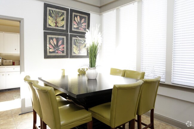 Salón del club - Spinnaker Reach