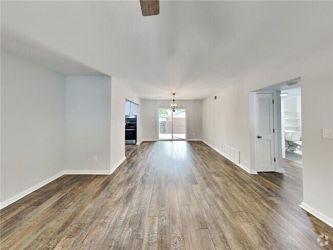 Building Photo - 4266 Roswell Rd Unit J4 Rental