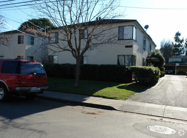 Photo - 1839 Latham St