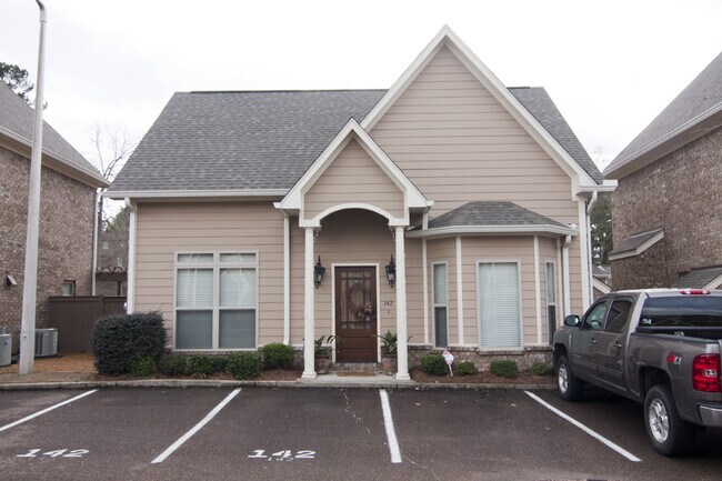 Photo - 142 Fallsgrove Dr