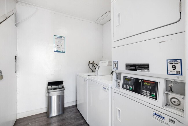 Photo - 3537 Clarington Ave