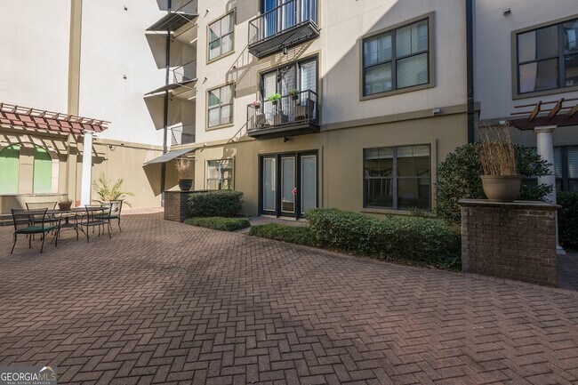 Photo - 5300 Peachtree Rd