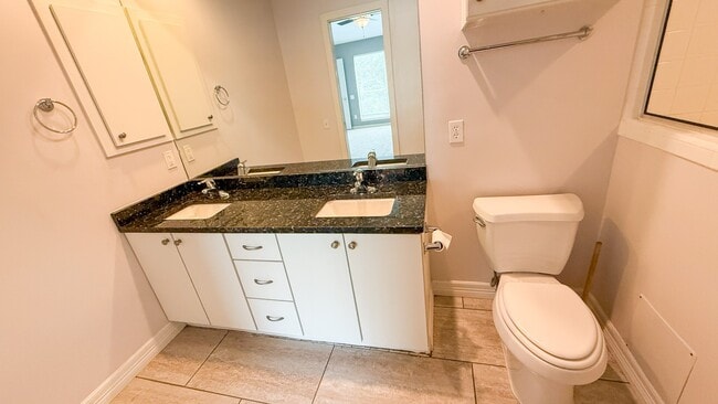 Photo - 2605 Calumet St Unit 16