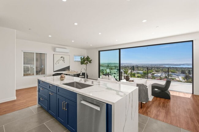 1251-1253 Van Nuys St