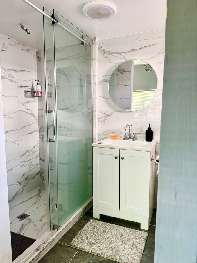 Photo - 6015 N Alturas Ave