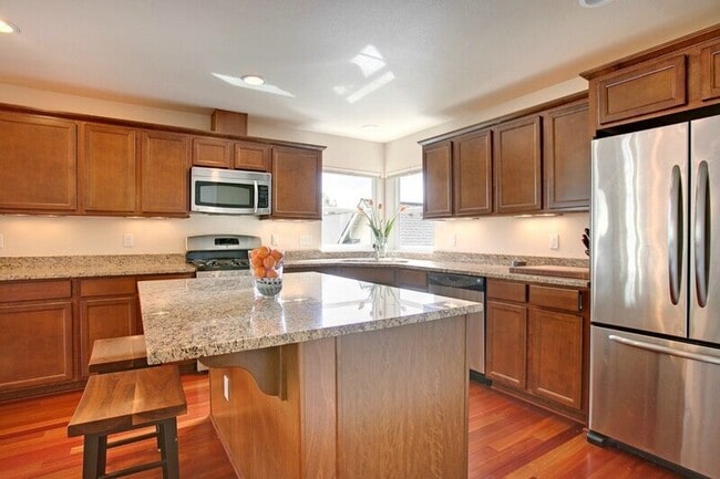 Photo - 3806 Interlake Ave N