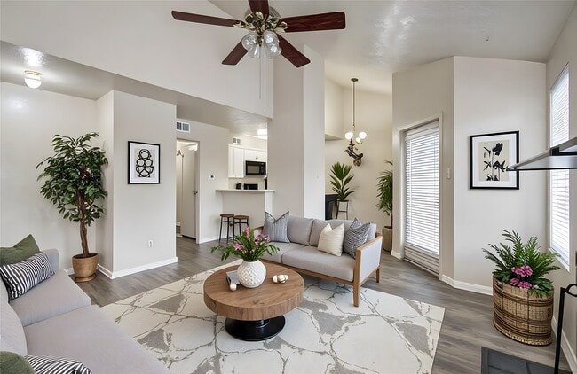 Building Photo - 2021 Spenwick Dr