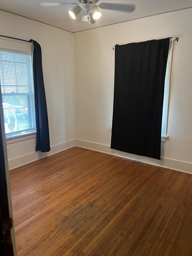 Photo - 210 W Richmond Ave