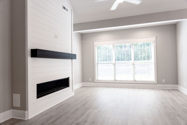 Photo - Luxury Living at Its Finest In Sango Featu...