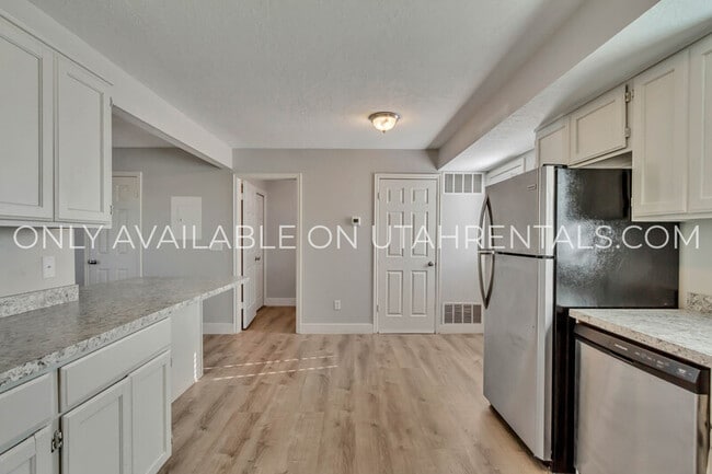 Photo - 1731 W Garden Dr