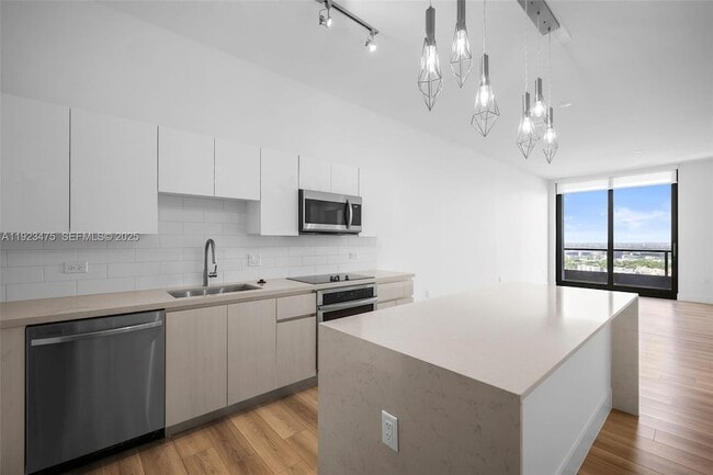 Photo - 101 Diplomat Pkwy Unit 1507