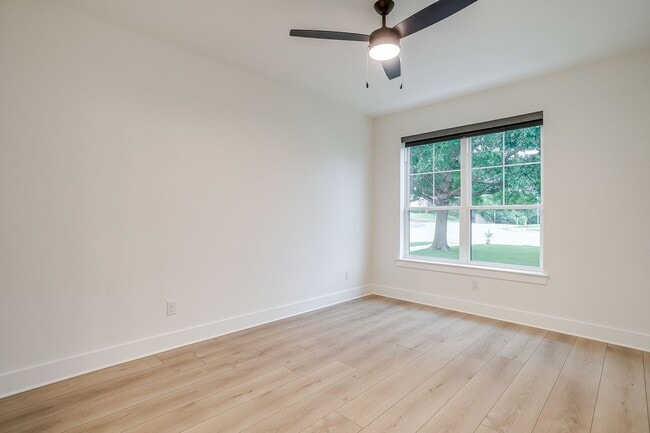 Photo - 2843 Forest Park Blvd Unit For Applications