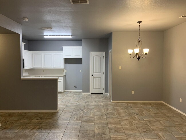 Photo - 9802 Avenue W