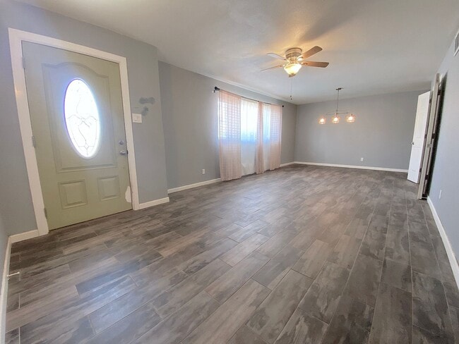 Photo - West El Paso 4 bed/2 Bath refrig A/C Home!
