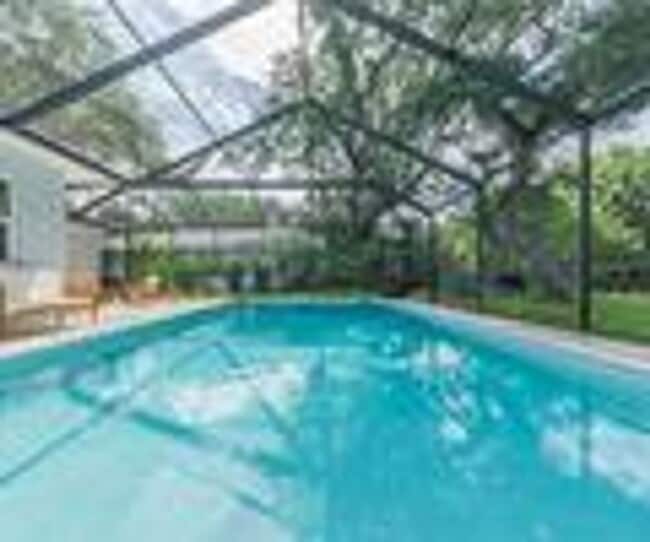 Building Photo - Private Heated Pool Rental