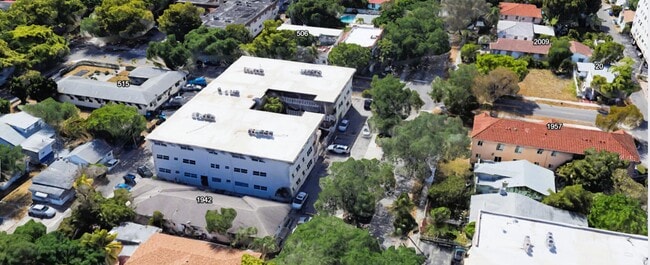 Photo - 1958 Monroe St Unidad 202
