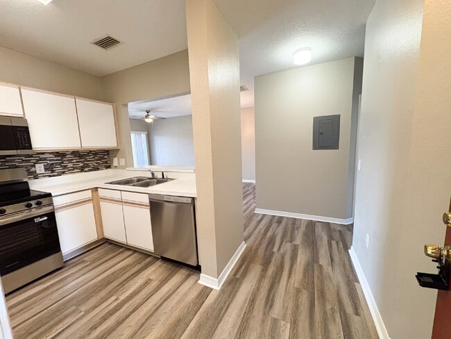 Photo - Spacious renovated 3-Bed, 2-Bath in VOB Riverview Unit 202