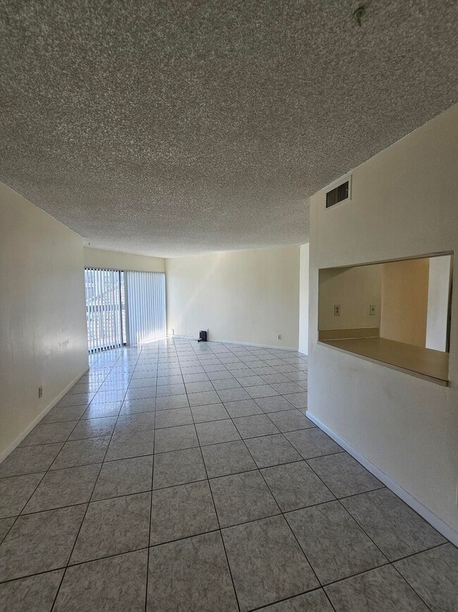 Photo - 1880 N Congress Ave Unidad 310