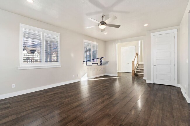 Photo - 369 Clark Cir