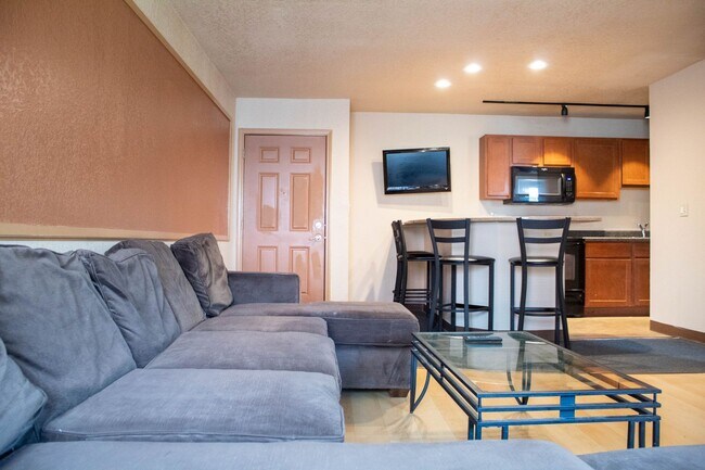 207 S Fifth