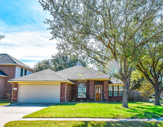 Building Photo - 21619 Oakcreek Ct