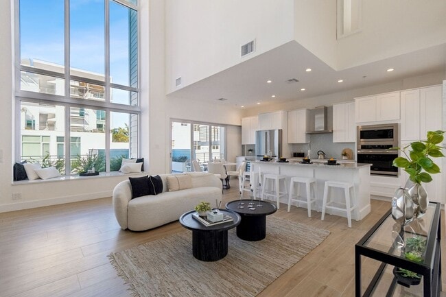 Photo - 1343 4th St Unidad 201