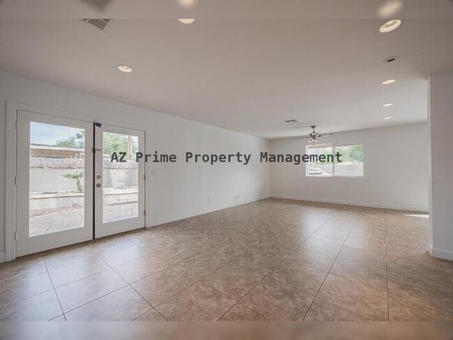 Photo - 5301 N 43rd Pl