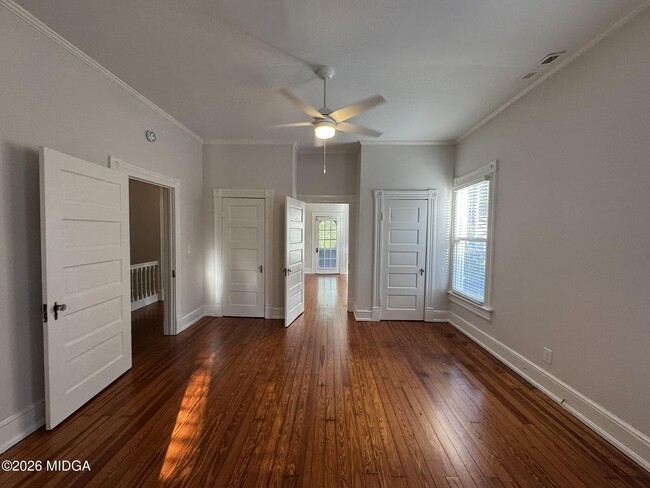 1136 Linden Ave