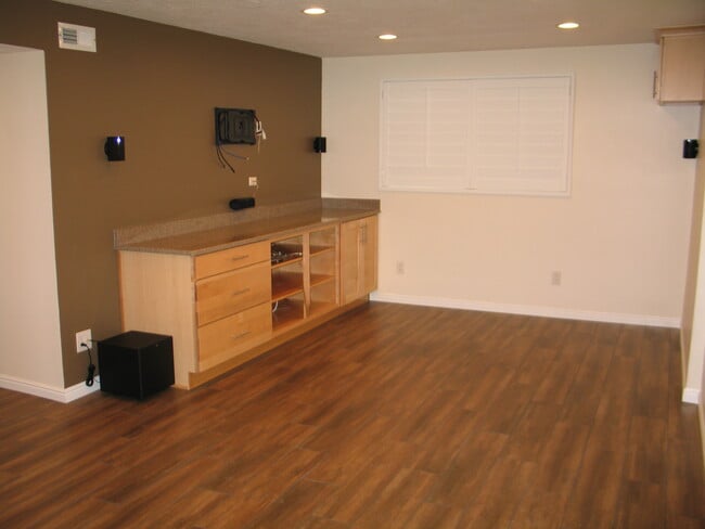 Building Photo - 5700 S 900 E Unit #3