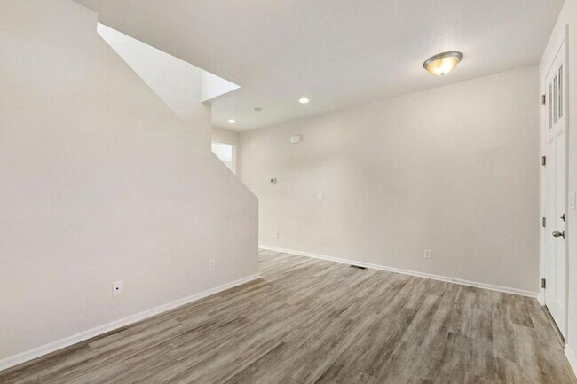 Photo - 1867 Paley Dr