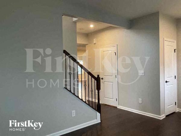 Photo - 1509 Scarbrough Cir SW