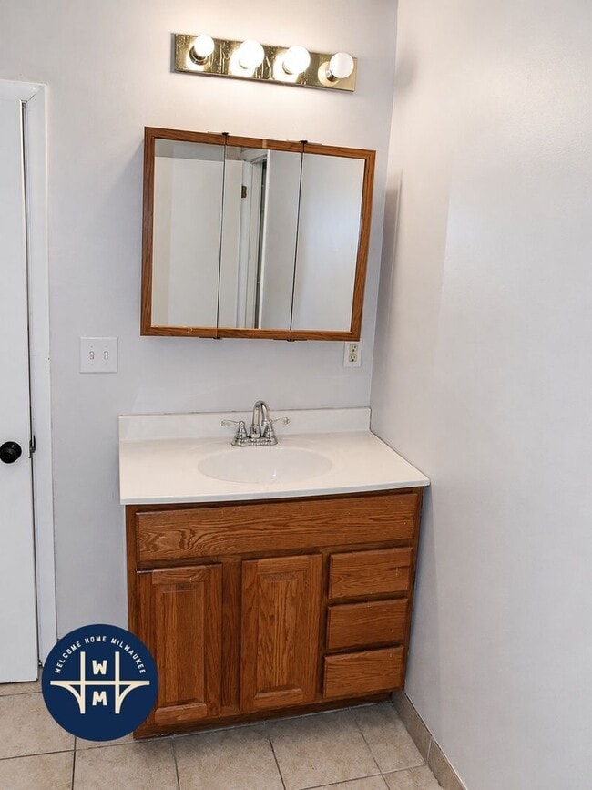 Photo - 2647 S Kinnickinnic Ave Unit 4