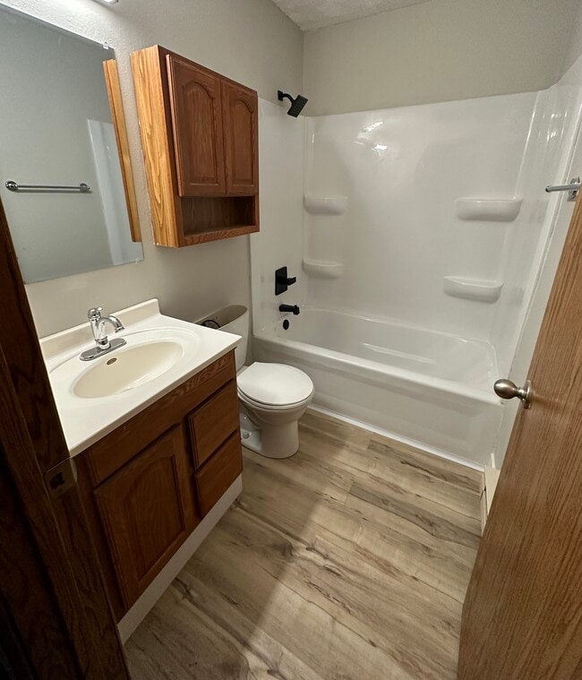 Photo - 201 6th St W Unit 1