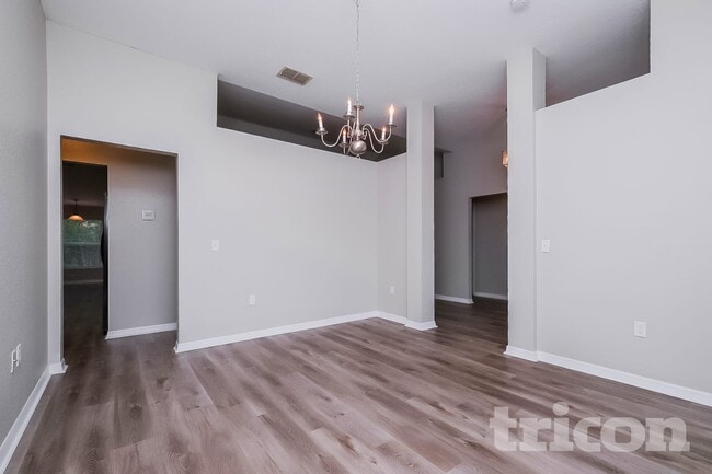 Photo - 8 Matricaria Ct