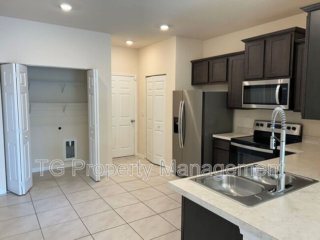 Photo - 880 Observatory Pkwy