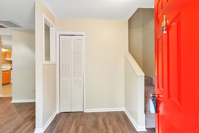Photo - 350 W Frances St
